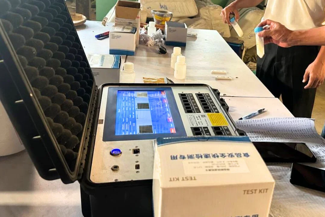 Laboratory analysis equipment for crop quality testing